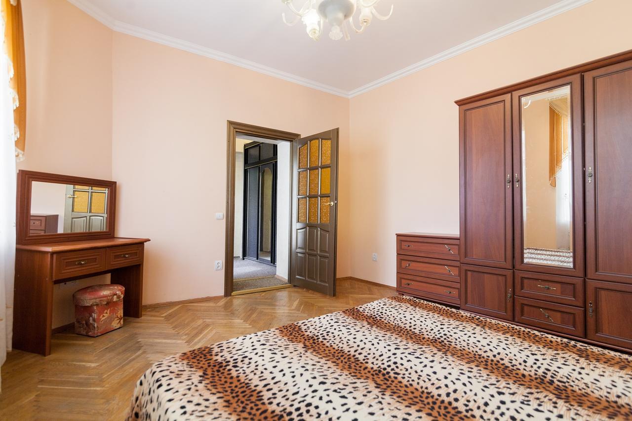 Apartment On Dudayeva 17 Lviv Bagian luar foto