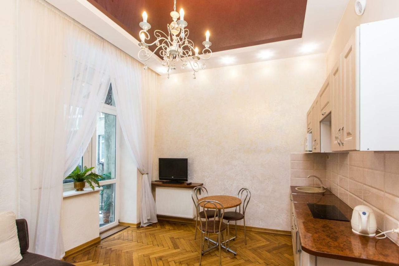 Apartment On Dudayeva 17 Lviv Bagian luar foto